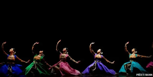 कथक नृत्यांगना रचना यादव और उनके समूह की ओर से 'स्वरा' कथक नृत्य प्रस्तुति