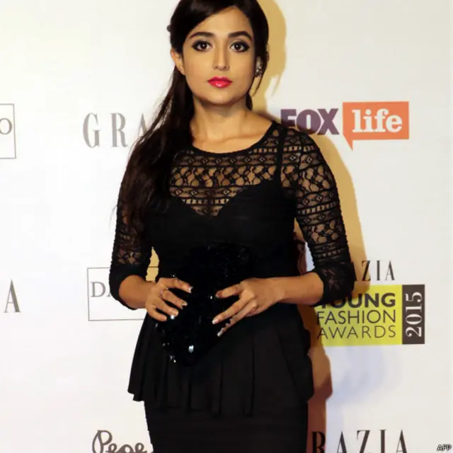 मोनाली ठाकुर