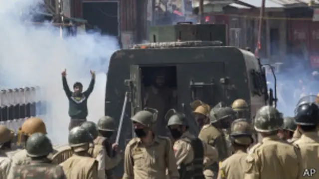 कश्मीर में प्रदर्शन