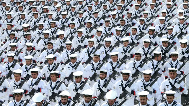 ईरानी सेना के जवान