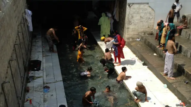 पाकिस्तान के पंजा साहब में सिख