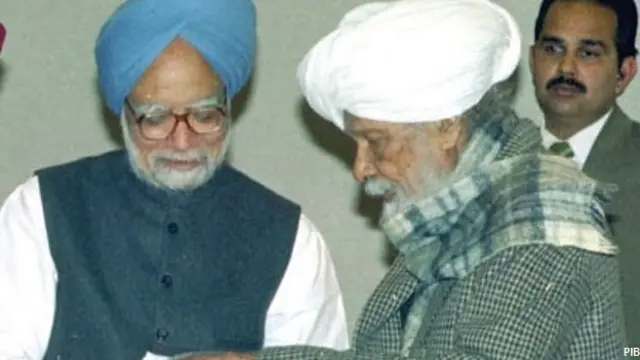 मनमोहन सिंह के साथ हरकिशन सिंह सुरजीत