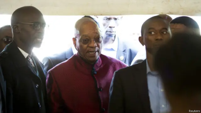 جنوبی افریقہ کے صدر جیکب زوما نے تشدد کے خاتمے کا عہد کیا ہے
