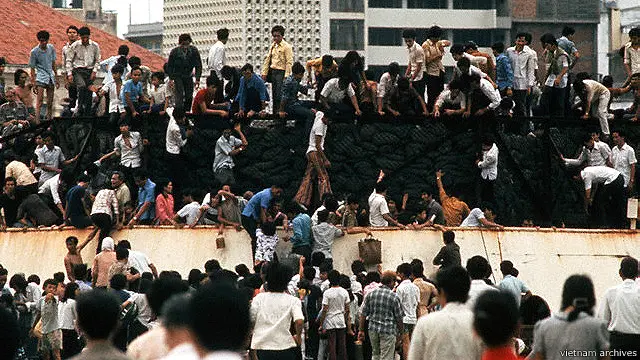 Một góc Bến Bạch Đằng ở Sài Gòn trong những ngày cuối tháng 4/1975.