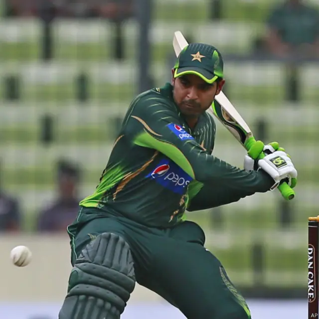 سعد نسیم اور حارث سہیل نے چھٹی وکٹ کے لیے 77 رنز کی شراکت قائم کی۔
