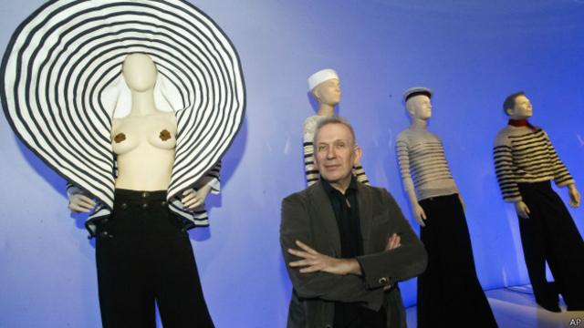 Expoente da androginia nos anos 80 e 90, Gaultier ganha retrospectiva em Paris