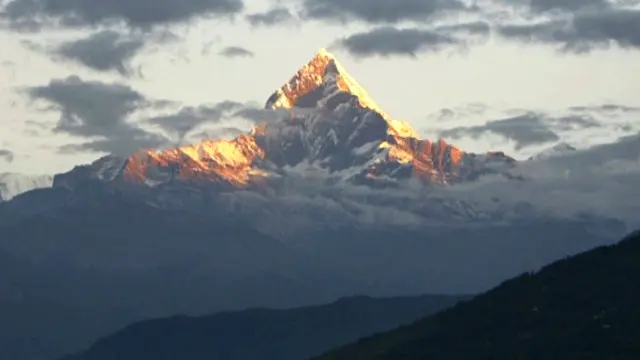 اس بلند ترین پہاڑ کو سر کرنے کے راستے میں اس بار بعض تبدیلیاں کی گئی ہیں