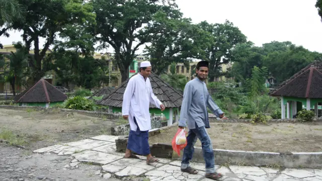 Rohingya pulang jumatan