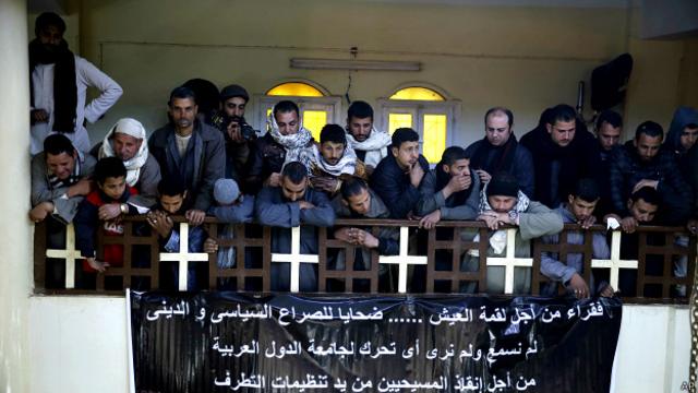 Египетские христиане оплакивают гибель единоверцев