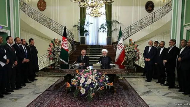 افغان ولسمشر اشرف غي د ايران له ولسمشر او ګڼ شمېر لوړ پوړو چارواکو سره وليدل