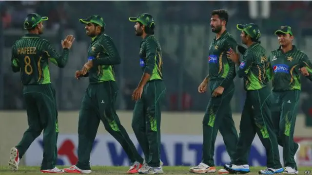  پچه د پاکستان لوبډلې کپتان اظهر علي ګټلې وه او د منډو جوړو فيصله يې وکړه خو د منډو په جوړولو کې کامياب نه شول