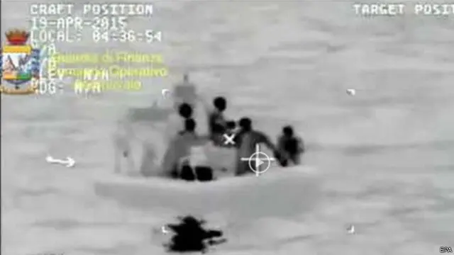 خفر السواحل الإيطالي يعاني ضغوطا متزايدة بسبب كثرة حوادث انقلاب قوارب المهاجرين في البحر المتوسط.