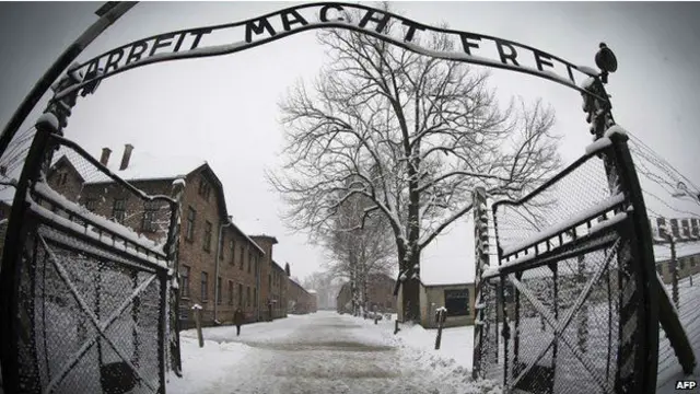 در جنگ جهانی دوم شش میلیون یهودی در اردوگاه‌های نازی‌ها به قتل رسیدند