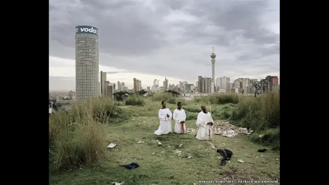 Ponte City from Yeoville Ridge, from the series Ponte City, 2008 © Mikhael Subotzky / Patrick Waterhouse Courtesy Goodman Gallery