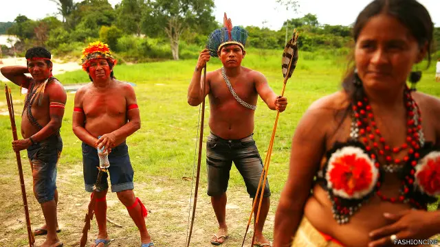 مقامی قبائل کی رہائشیوںکا کہنا ہے کہ انھیں متعدد دھمکیوں کا سامنہ کرنا پڑا ہے۔ 