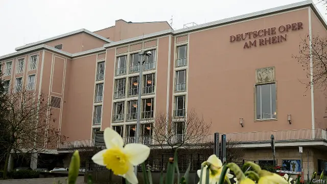 Театр "Немецкая опера на Рейне" в Дюссельдорфе