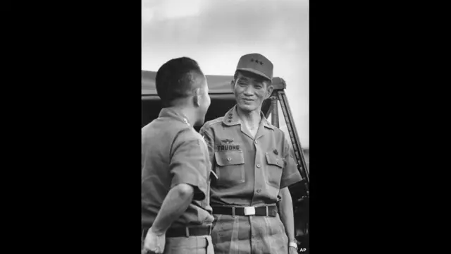 Ngô Quang Trưởng (1929-2007): Được người Mỹ đương thời xem là một trong những tướng giỏi nhất của Việt Nam Cộng Hòa, ông được phong Thiếu tướng sau trận Mậu Thân và sau này lên Trung tướng. Nhiều người xem ông có công chỉ huy tái chiếm Quảng Trị năm 1972. Ông tiếp tục là Tư lệnh Quân khu I cho đến khi bị Tổng thống Thiệu ra lệnh triệt khoái khỏi miền Trung tháng Ba 1975. Dư luận cho rằng ông là một trong số tướng VNCH được đa số kính trọng, không gây tranh cãi.