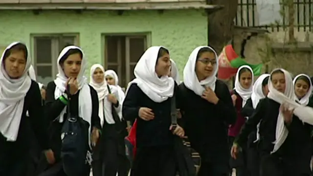 موږ په ټولنه کې هغه کورنۍ چې لوڼې لري، د زوي په لټه کې ډېر ودونه کوي