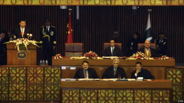 اپنے دورے کے دوران چینی صدر نے پاکستانی پارلیمنٹ سے بھی خطاب کیا