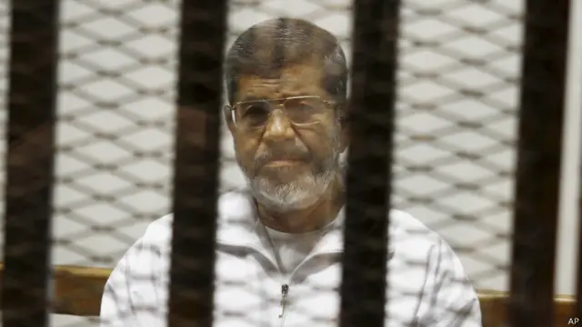 جولائی ٢٠١٣ میں سابق صدر محمد مرسی کے خلاف ہونے والے مظاہروں کے بعد فوج نے ان کی حکومت کا تختہ الٹ دیا تھا