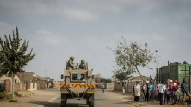 تقول الحكومة إن الجيش سيساعد في استعادة الهدوء