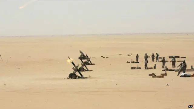 امریکہ خطے میں دولت اسلامیہ جیسی دہشت گرد تنظیم سے نمٹنے کے لیے خلیجی ممالک پر مزید فوجی اقدامات کرنے اور مدد کرنے کے لیے زور دیتا رہا ہے