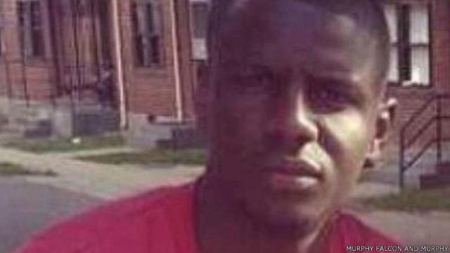 Gray, de 25 años, murió en el hospital el domingo, una semana después de ser arrestado en la ciudad de Baltimore, noreste de EE.UU.
