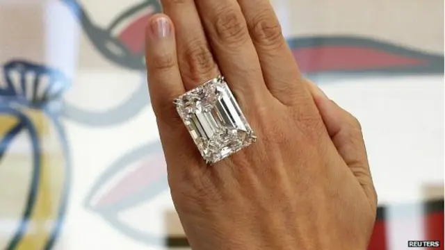 فروخت سے قبل ہیرے کی قمیت کا اندازہ ایک کروڑ 90 لاکھ سے ڈھائی کروڑ ڈالر تک لگایا گیا تھا