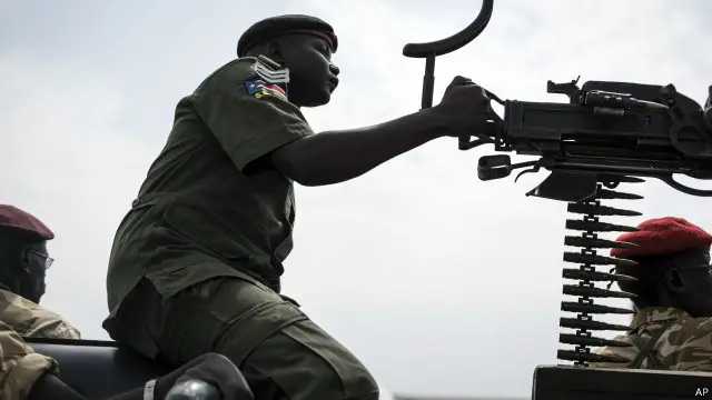 الجيش يضغط لطرد المعارضة من جنوب محافظة الوحدة