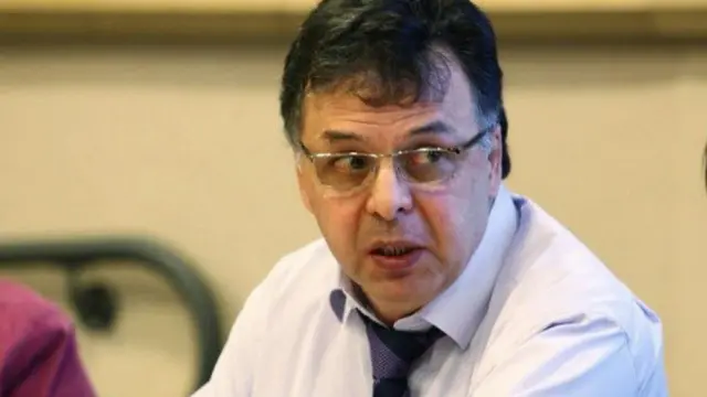 Алишер Илҳомовнинг фикрича, Президент Каримов ҳокимиятни ўз оила-аъзоларидан бошқа ҳеч кимга ишонмайди