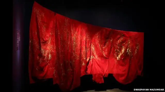 डिजाइनर स्वाति ने सुजनी आर्ट को नया आउटलुक दिया है.