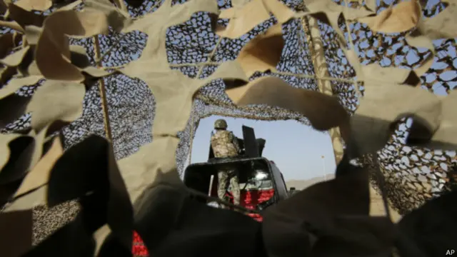 Саудовский солдат у саудовско-йеменской границы