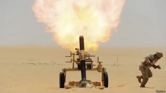 यमन में सउदी तोपें