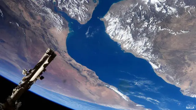 A astronauta Samantha Cristoforetti, da Agência Espacial Europeia, fotografou o Golfo de Áden e o Chifre da África da Estação Espacial Internacional. (Crédito: NASA)