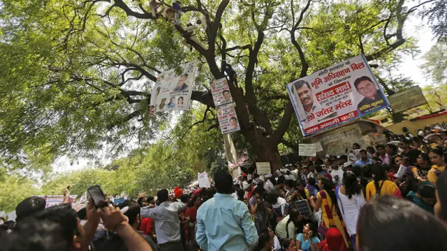 आप रैली किसान आत्महत्या