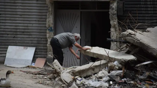 Yarmuk'ta gıda malzemeleri ve içme suyuna erişimde büyük sorun yaşanıyor. 