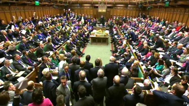 هدف احزاب اصلی کسب اکثریت ٦٥٠ کرسی مجلس عوام است