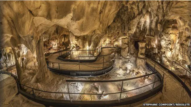 Gua Chauvet dilindungi konstruksi pelindung yang kokoh.