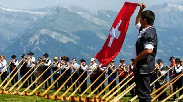 Çikolataları, saatleri ve özel bankacılığı ile ünlü olan İsviçre.