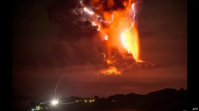 En cuestión de horas se registraron dos erupciones.