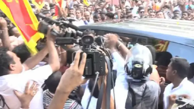 ගෝඨාභය අල්ලස් කොමිසමට කැඳවන ලද අවස්ථාවක් 