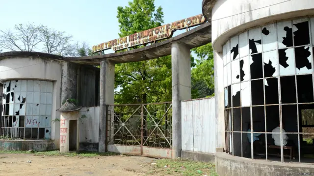 रांची में बदहाल हालत में पड़ी हाई टेंशन इंसुलेटर फ़ैक्ट्री