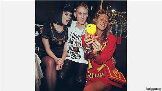 Дизайнерские дома, такие как Burberry и Moschino, извлекают максимальную выгоду из интернет-обсуждений