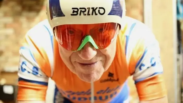 Len Finch: "¿Por qué sigo haciéndolo? Es algo que entra en tu sangre, es todo lo que puedo decir".