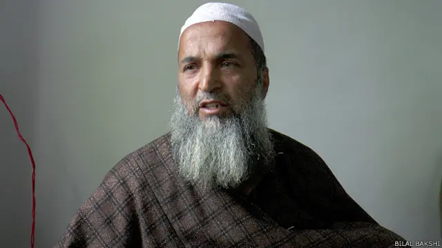 ख़ालिद के पिता मज़हर वानी.