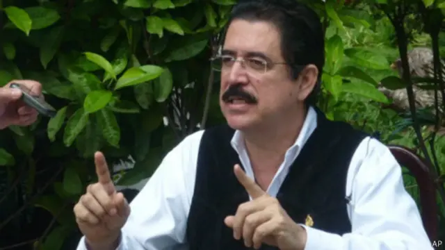 2009年6月，左翼总统曼努埃尔‧塞拉亚试图透过全民公投成立人民制宪大会，进一步推动修宪寻求连任。（资料图片）