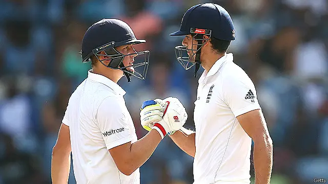 انگلینڈ کے بلے باز کک نے دوسری اننگز میں 59 رنز بنائے اور ناٹ آؤٹ رہے