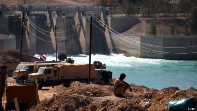 تدور المعارك قرب سد ناظم الثرثار في الأنبار