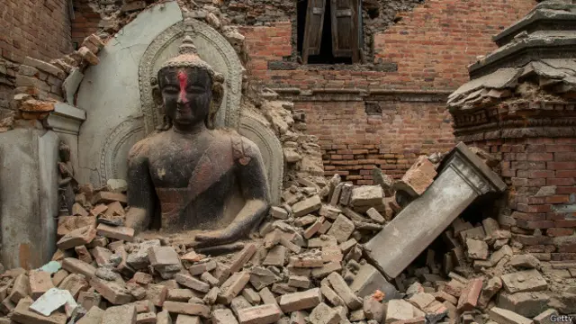 سنیچر کو آنے والا زلزلہ بھی انھیں خطوط پر آیا ہے جن کے تحت سات سو برس قبل دو بہت بڑے زلزلے آئے تھے