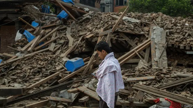 ماہرین کی ٹیم کو فکر ہے کہ یہ سلسلہ ابھی رکا نہیں اور آئندہ بھی زلزلوں کا امکان ہے